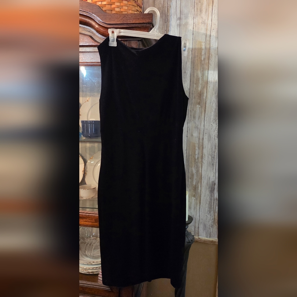 Danielle Casey Black Velvet Straightline Dress (M)